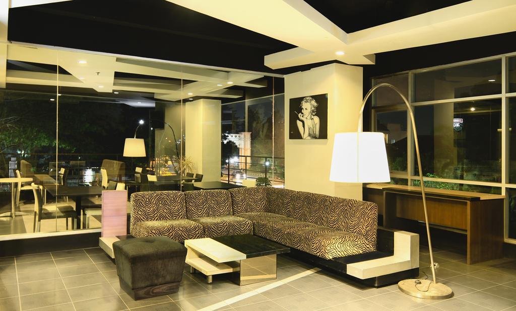 Valore Hotel Cimahi Zewnętrze zdjęcie