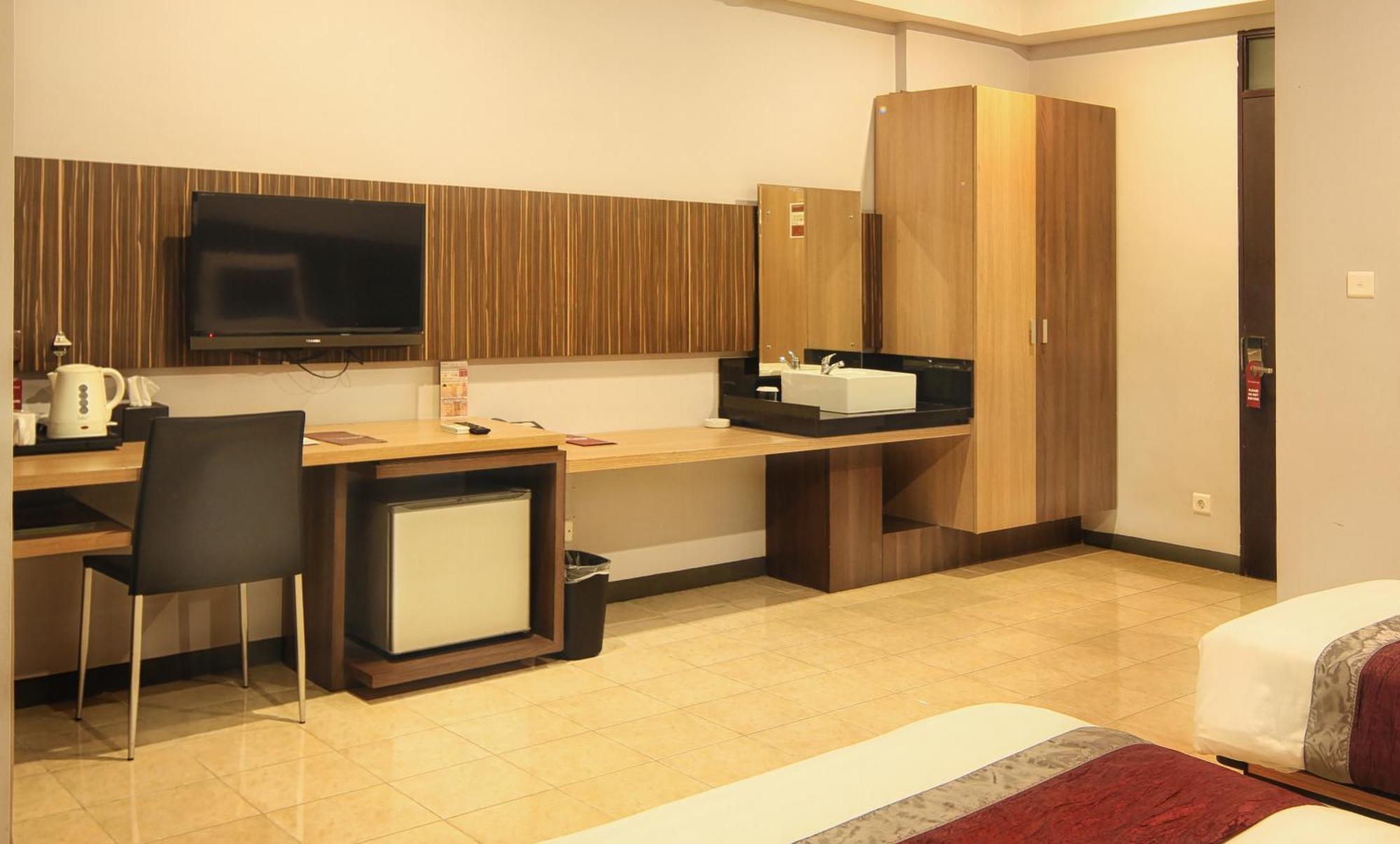 Valore Hotel Cimahi Zewnętrze zdjęcie
